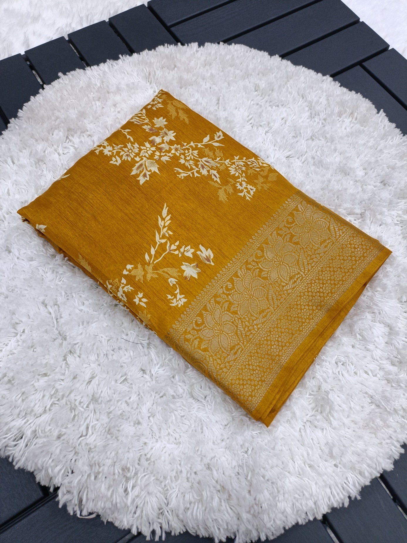 Ruhabs Festive wear Premium Dola Silk saree with blouse piece