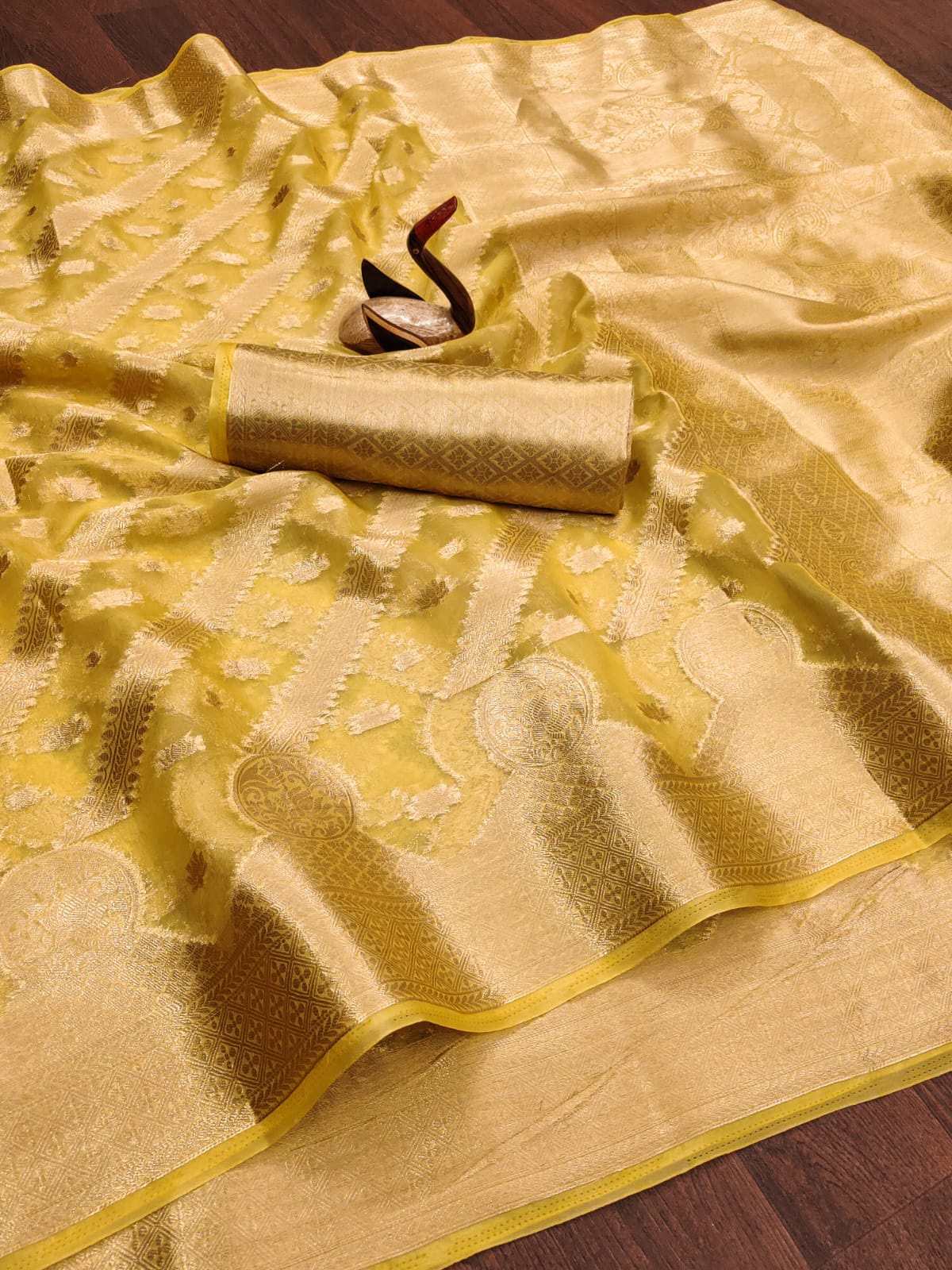 Ruhabs zari woven solid Organza saree with blouse piece